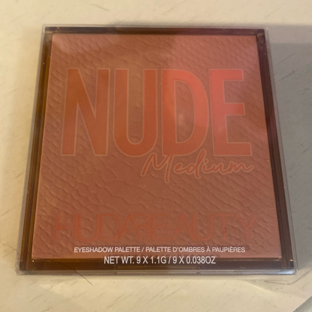 Nude obsessions eyeshadow palette